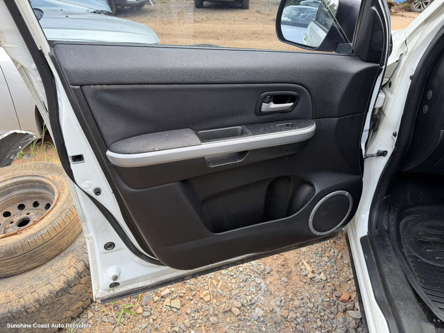 2013 Suzuki Vitara Door Handle