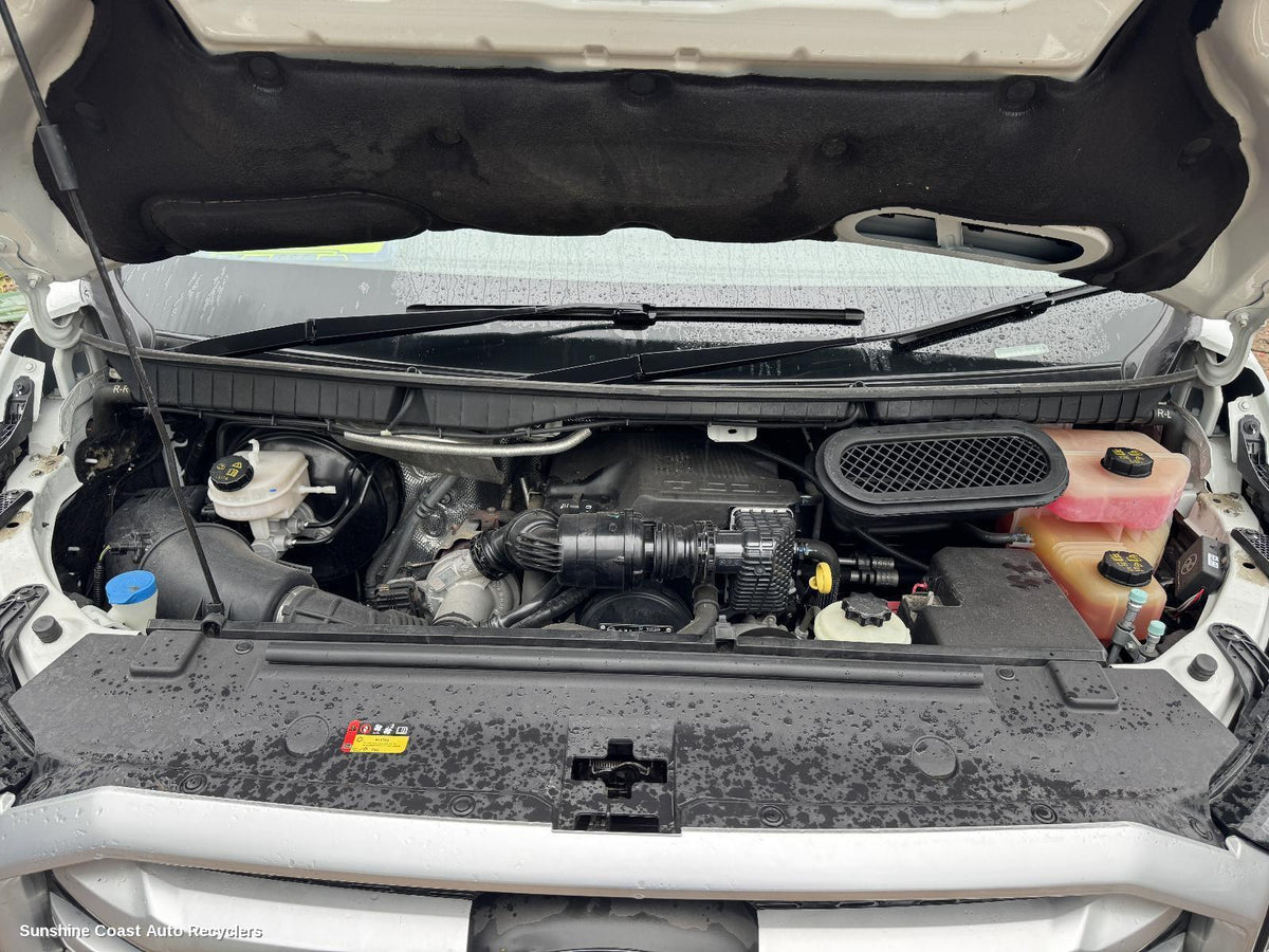 2020-2026 Ldv Deliver 9 Headrest