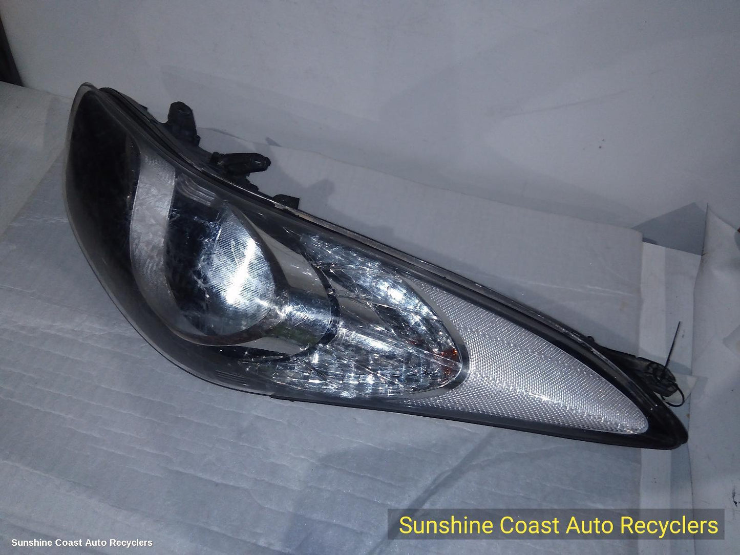 2012 Hyundai Elantra Left Headlamp