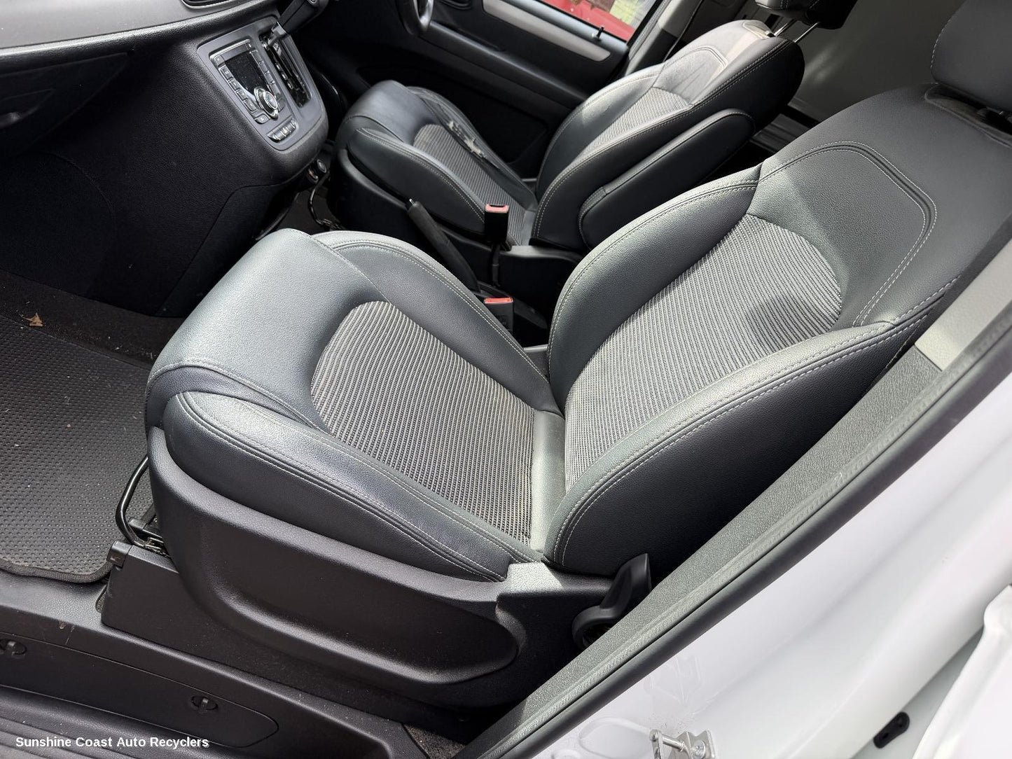 2015-2025 Ldv G10 Front Seat