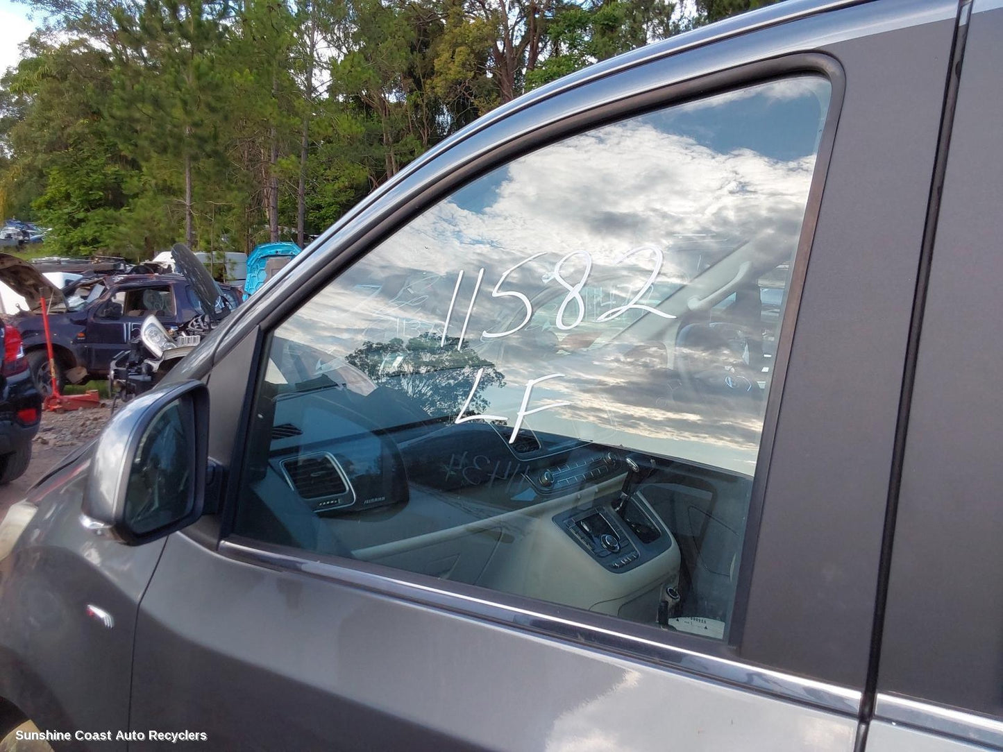2021 Ldv G10 Left Front Door Window