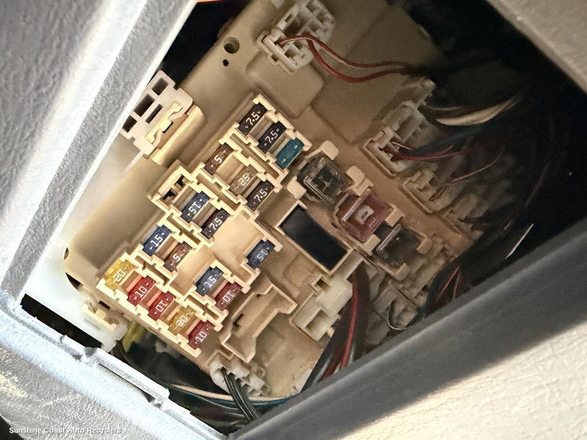 1997-2002 Toyota Camry Fuse Box