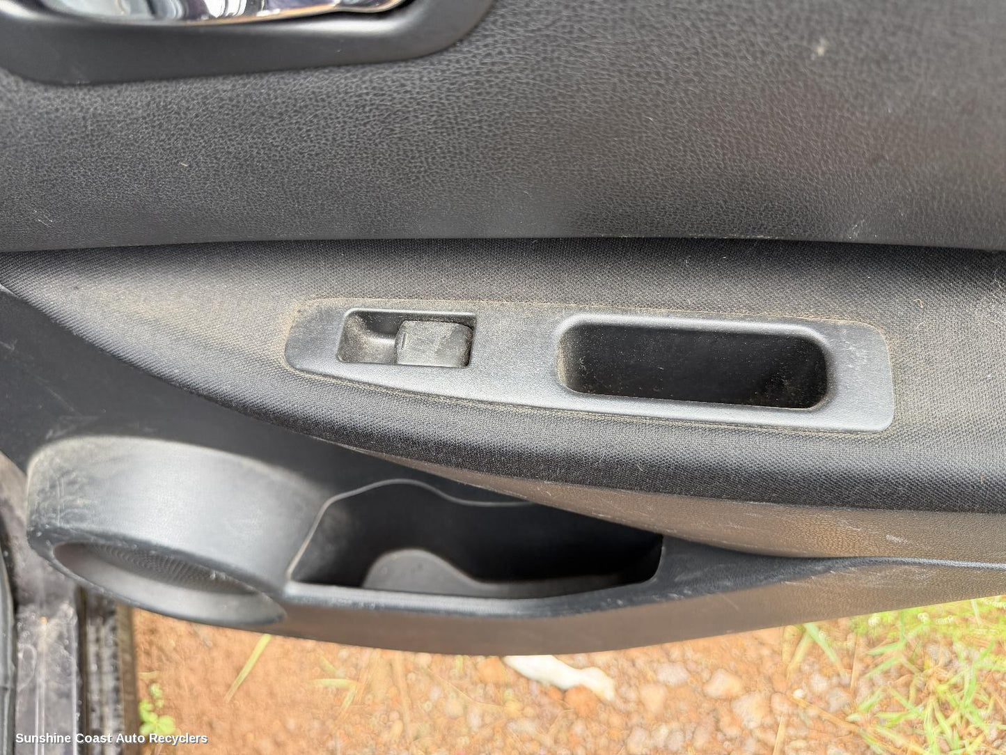 2007-2014 Nissan Dualis Pwr Dr Wind Switch