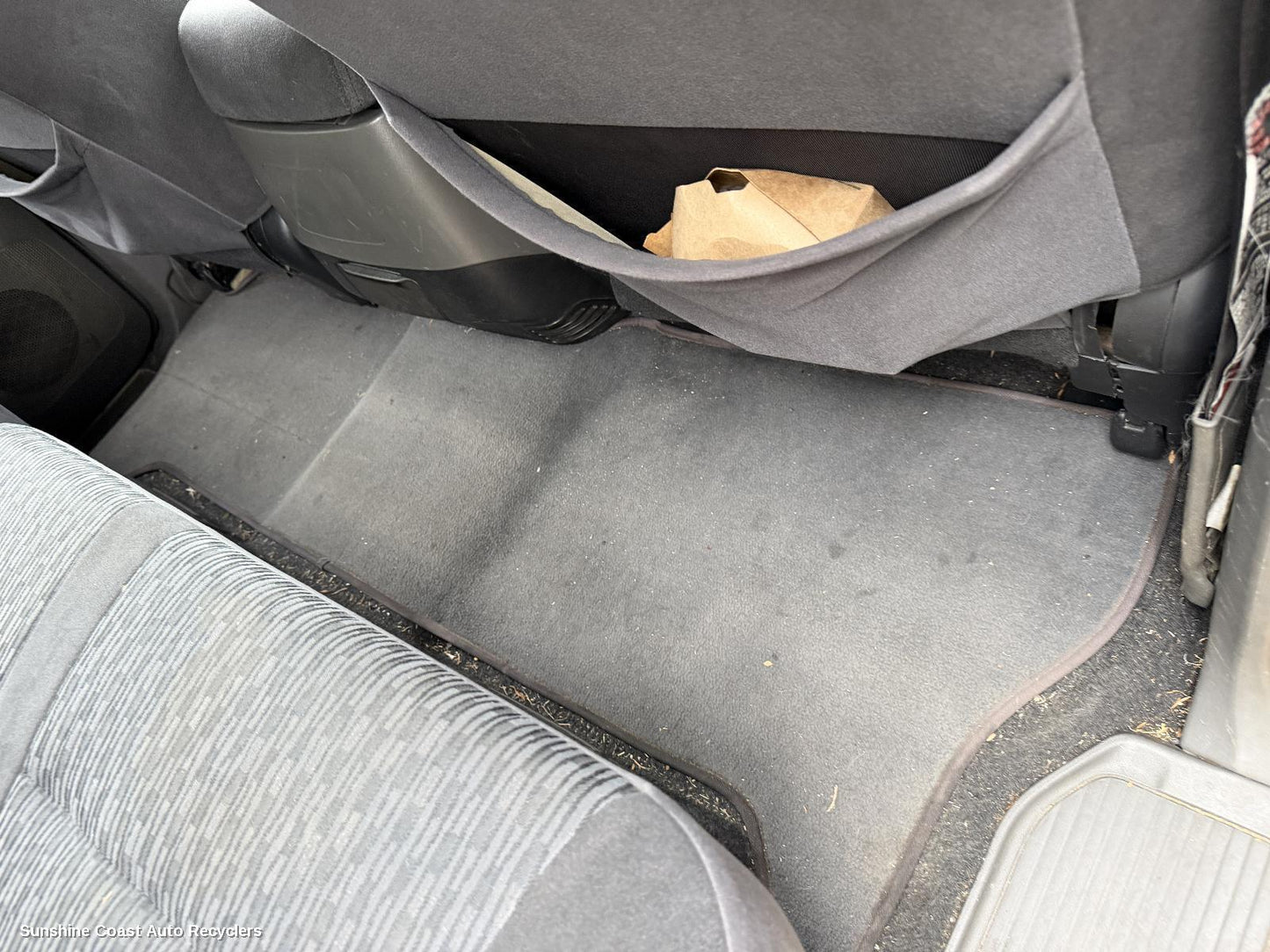 2002-2006 Mitsubishi Pajero Floor Mats