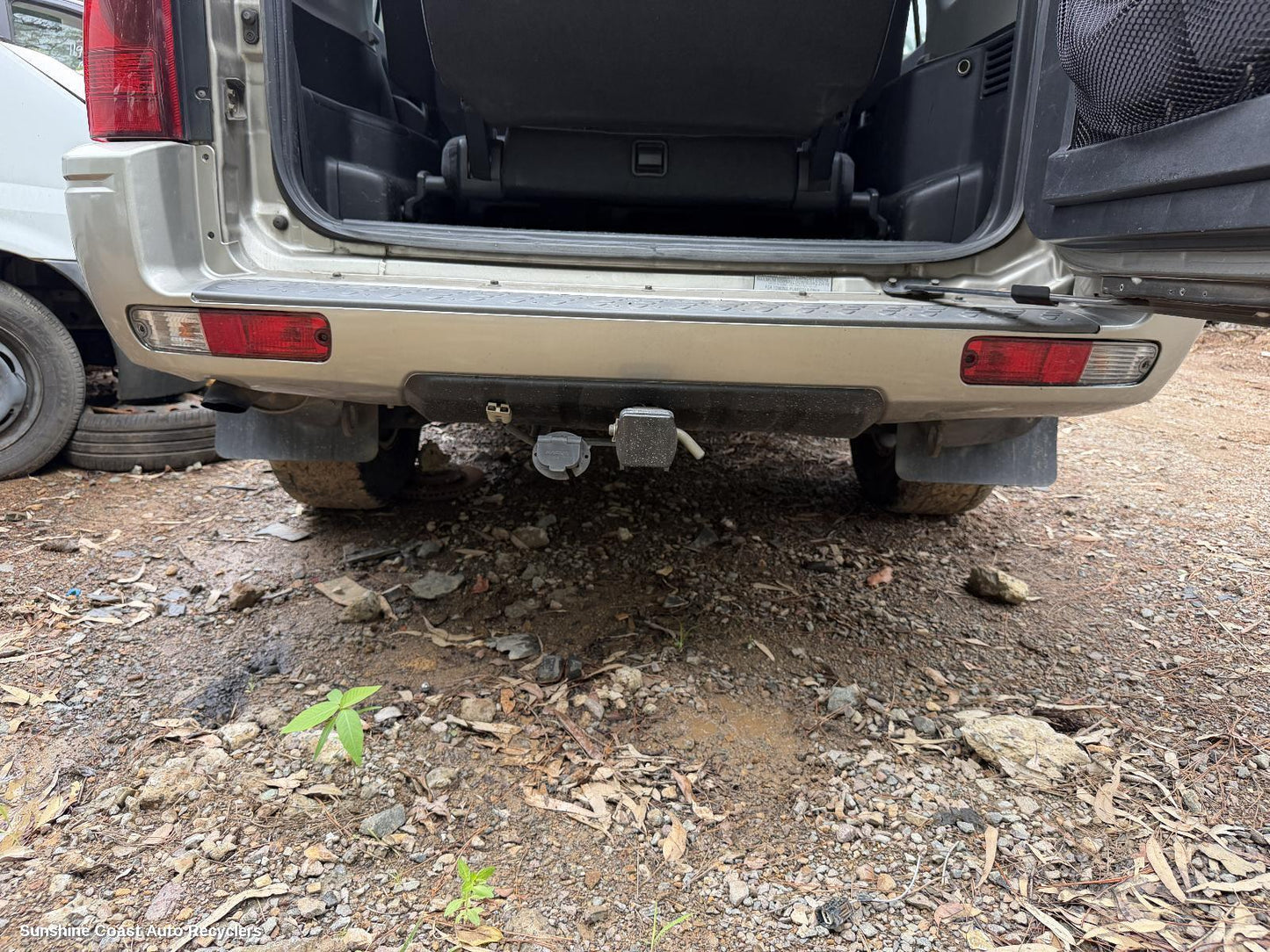 2000-2006 Mitsubishi Pajero Towbar