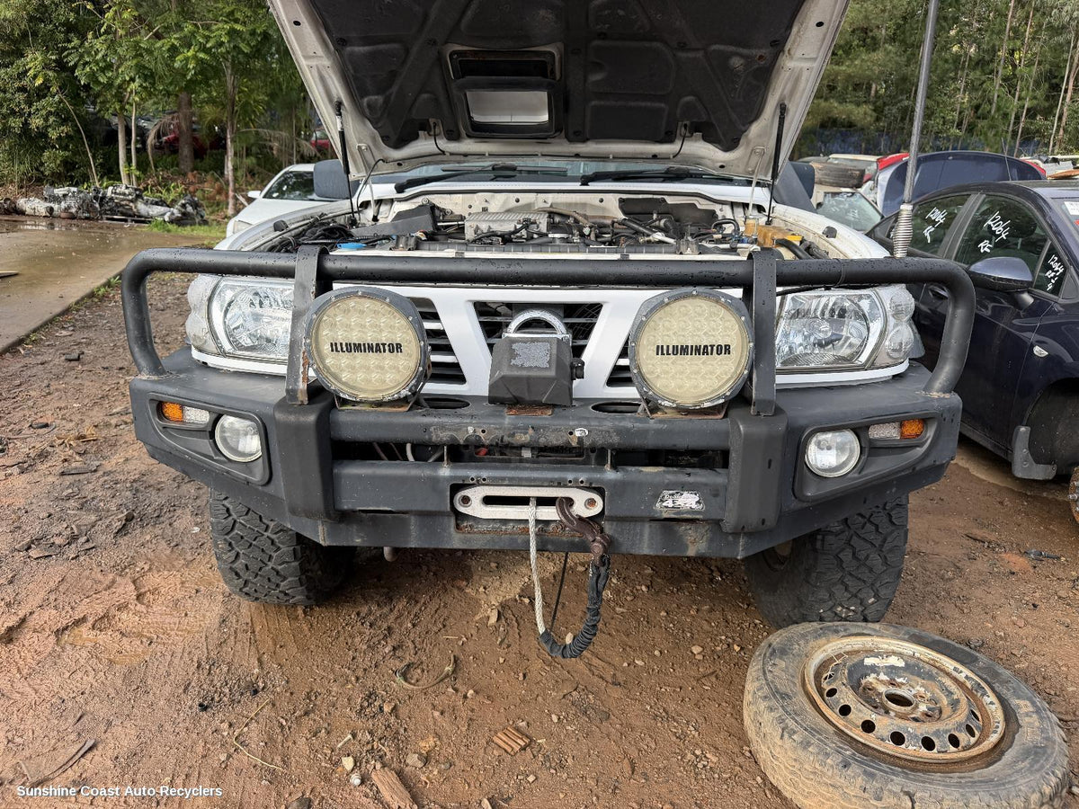 2001-2004 Nissan Patrol Grille