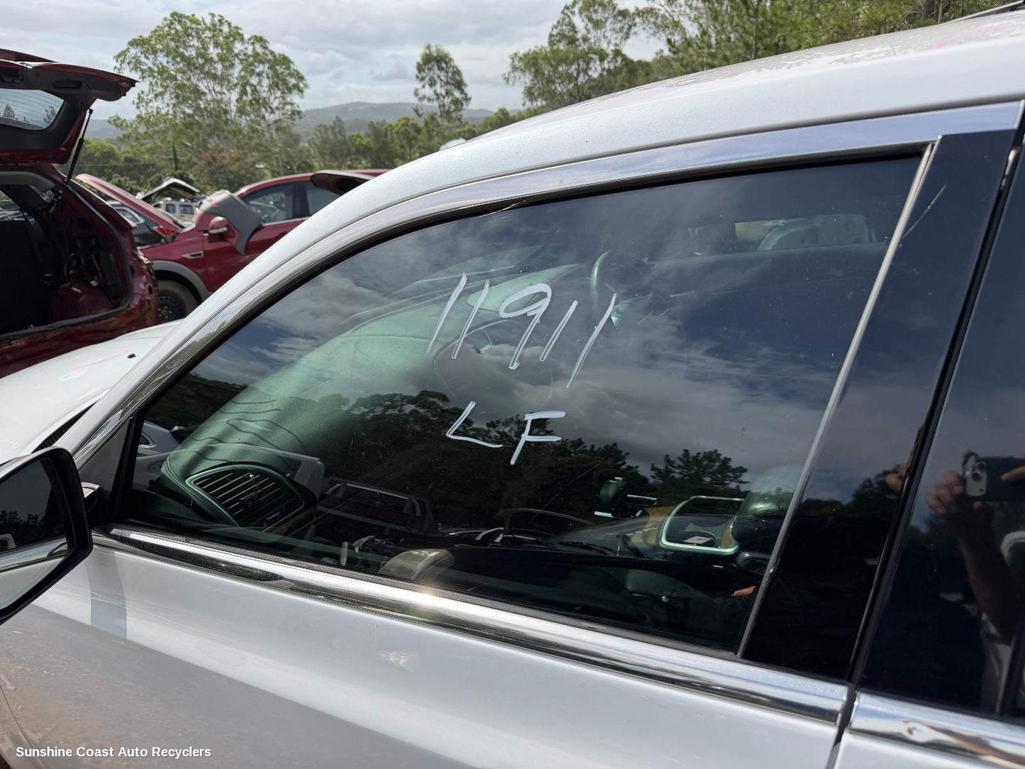 2012 Chrysler 300c Left Front Door Window