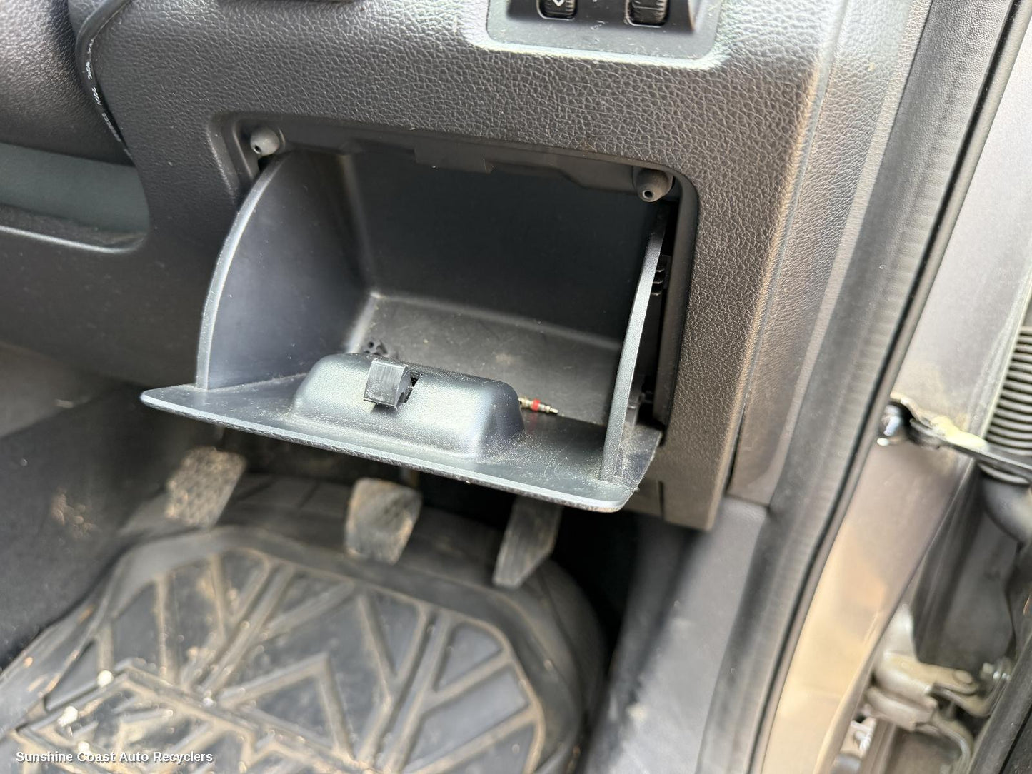 2017-2026 Ldv T60 Glove Box
