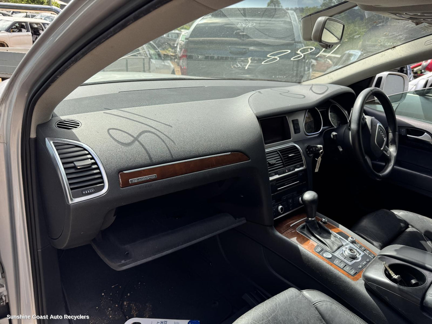 2010 Audi Q7 Glove Box