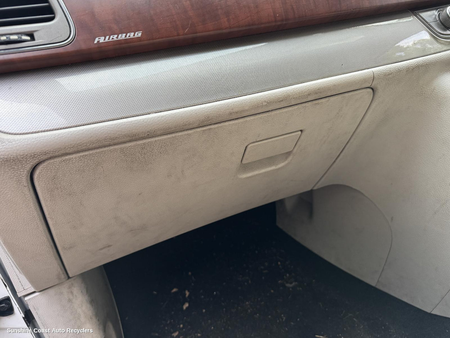 2015-2025 Ldv G10 Glove Box