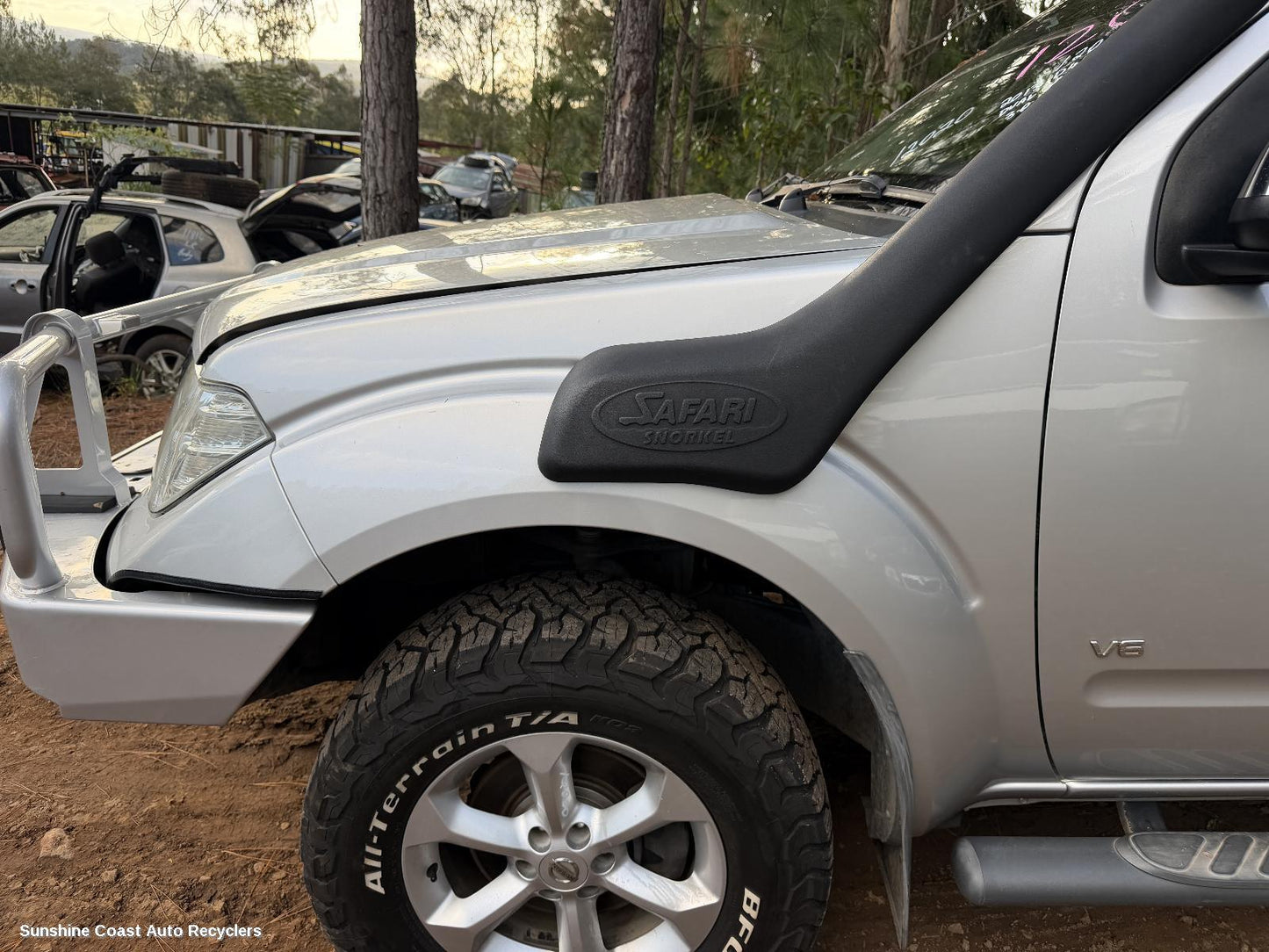 2005-2015 Nissan Navara Left Guard