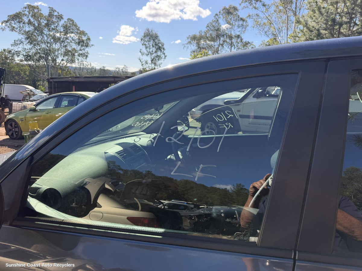 2005-2012 Toyota Rav4 Left Front Door Window
