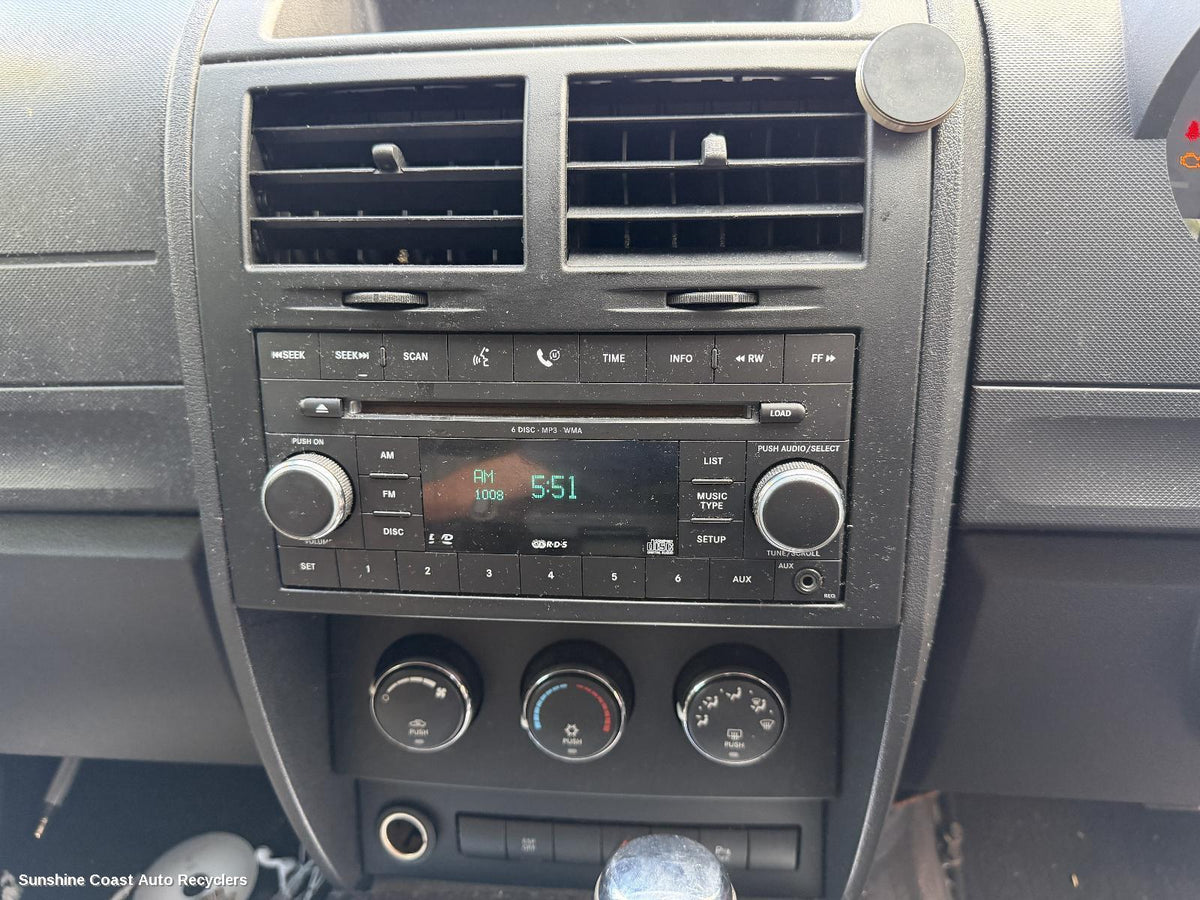 2007-2011 Dodge Nitro Radio Cd Dvd Sat Tv