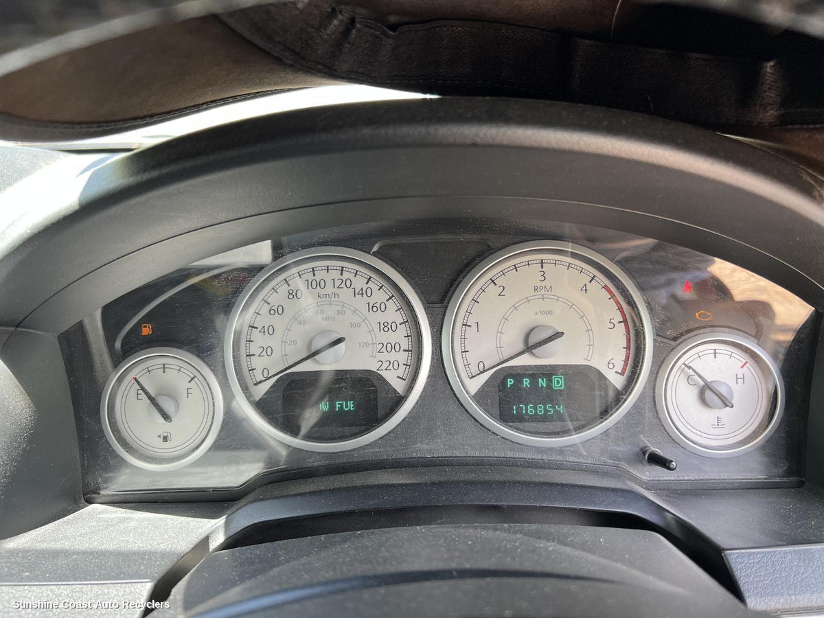 2008-2014 Chrysler Voyager Instrument Cluster