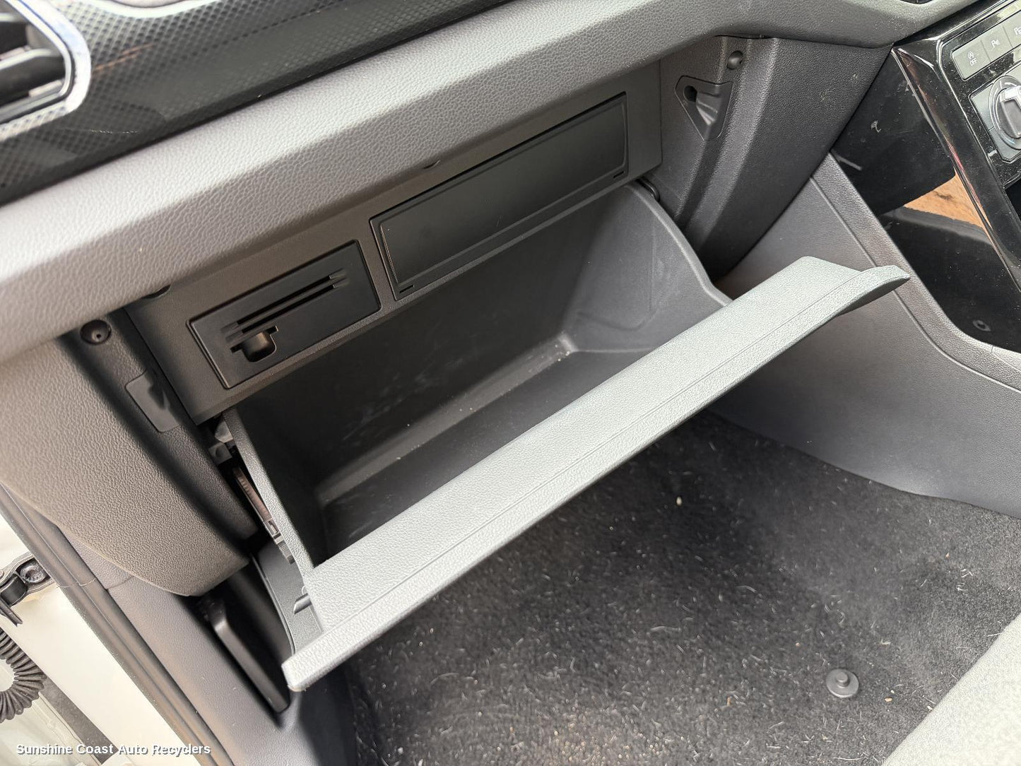2020-2026 Volkswagen T-cross Glove Box
