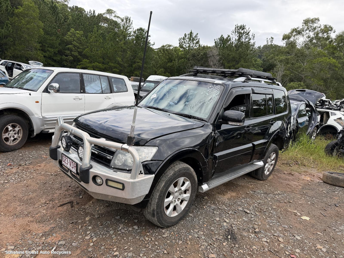 2006-2021 Mitsubishi Pajero Pwr Dr Wind Switch