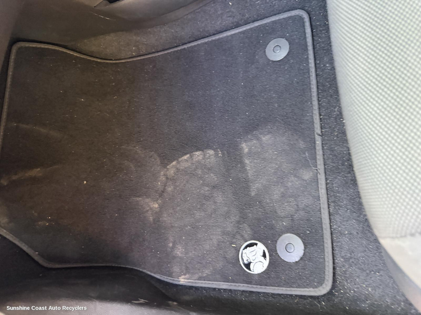 2015 Holden Cruze Floor Mats