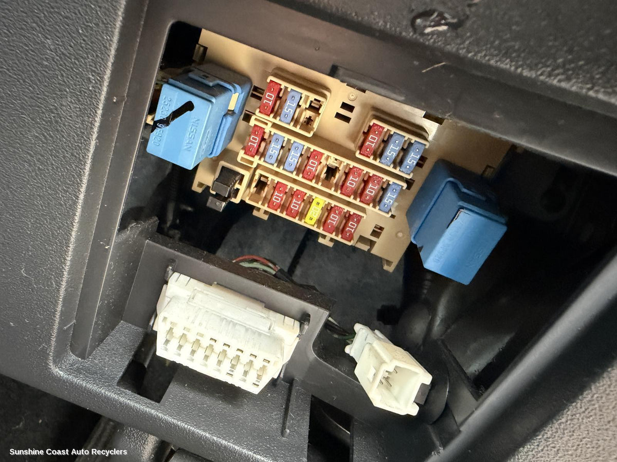 2007-2014 Nissan Dualis Fuse Box