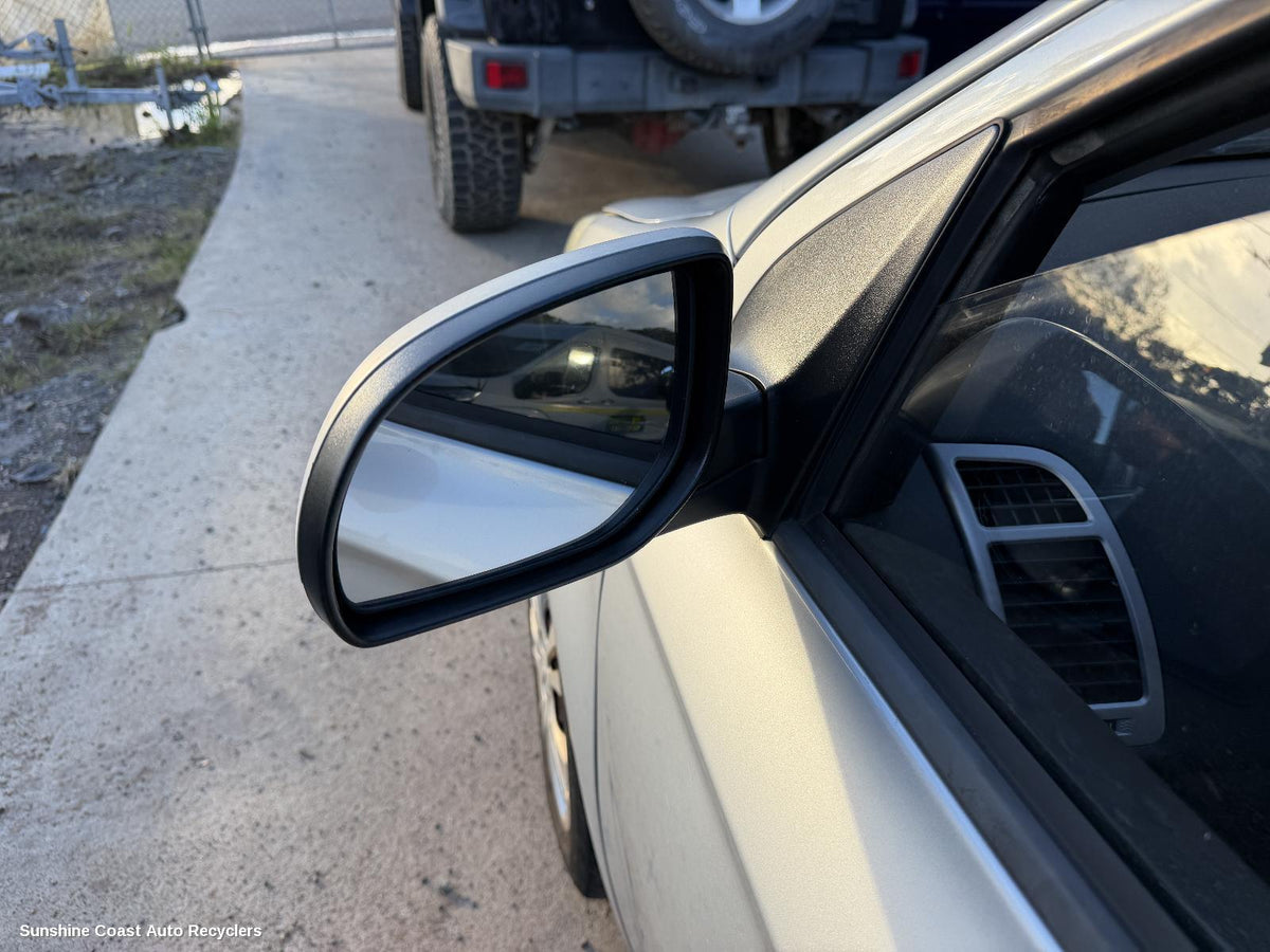 2010-2015 Hyundai I20 Left Door Mirror