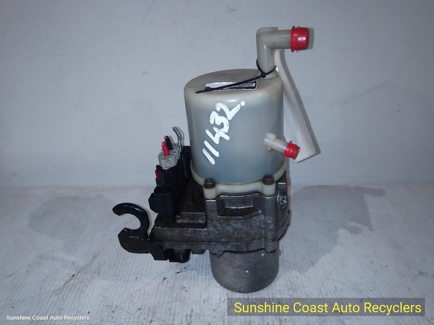 2003-2006 Mazda 3 Steering Pump