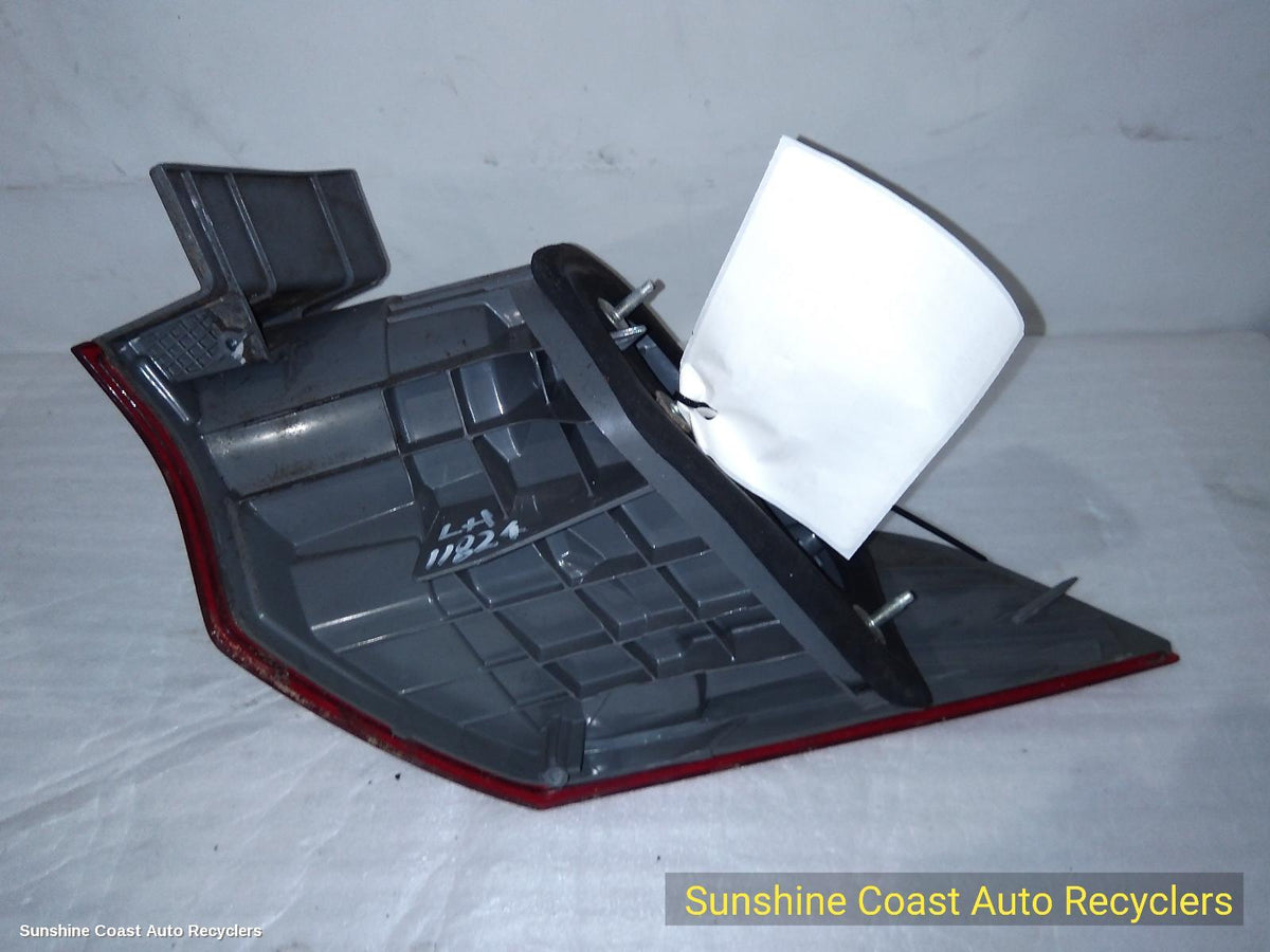 2008-2011 Honda Accord Left Taillight