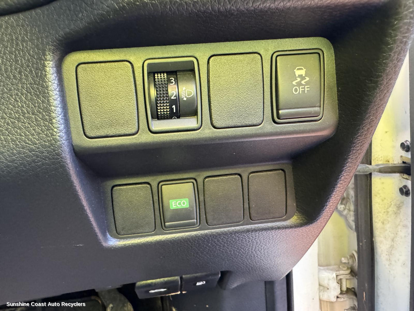 2015 Nissan Qashqai Misc Switch Relay