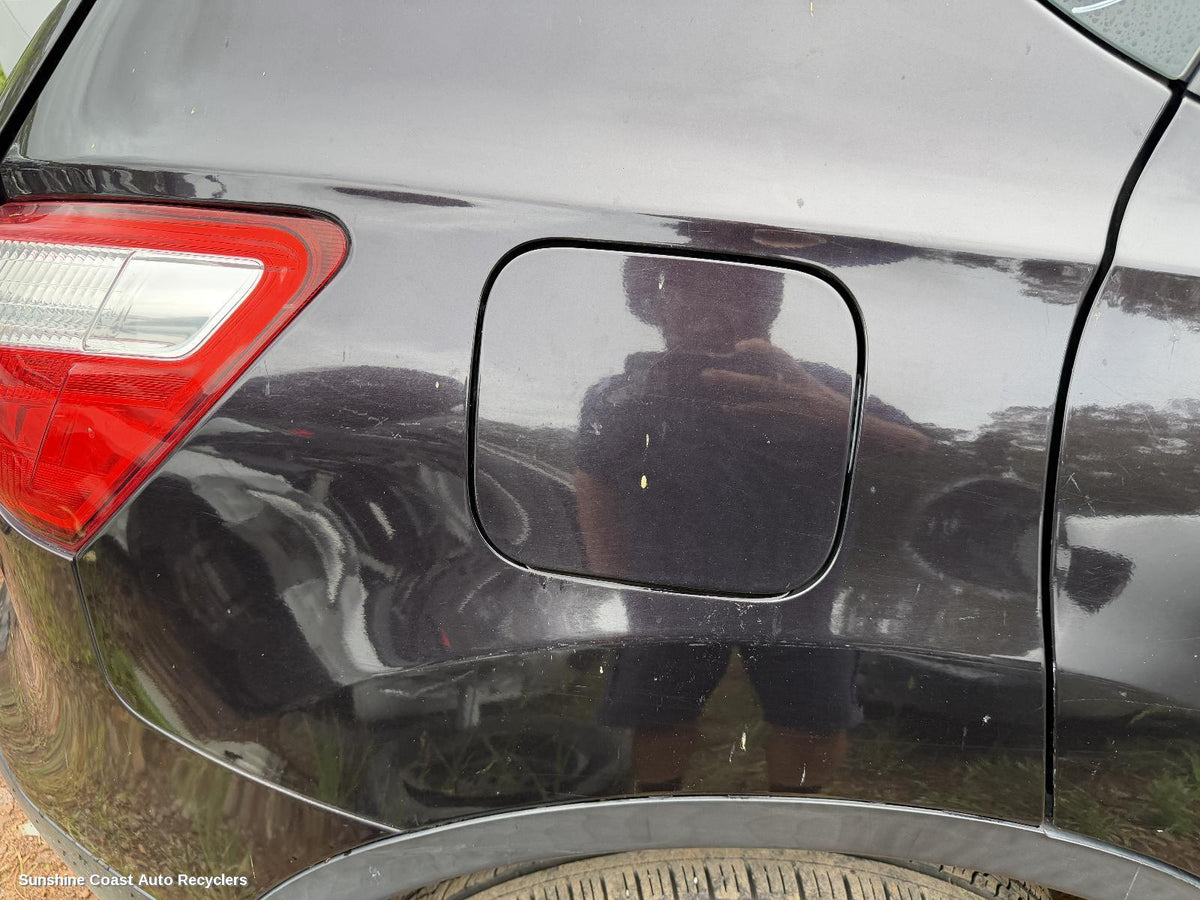 2007-2014 Nissan Dualis Fuel Door   Filler