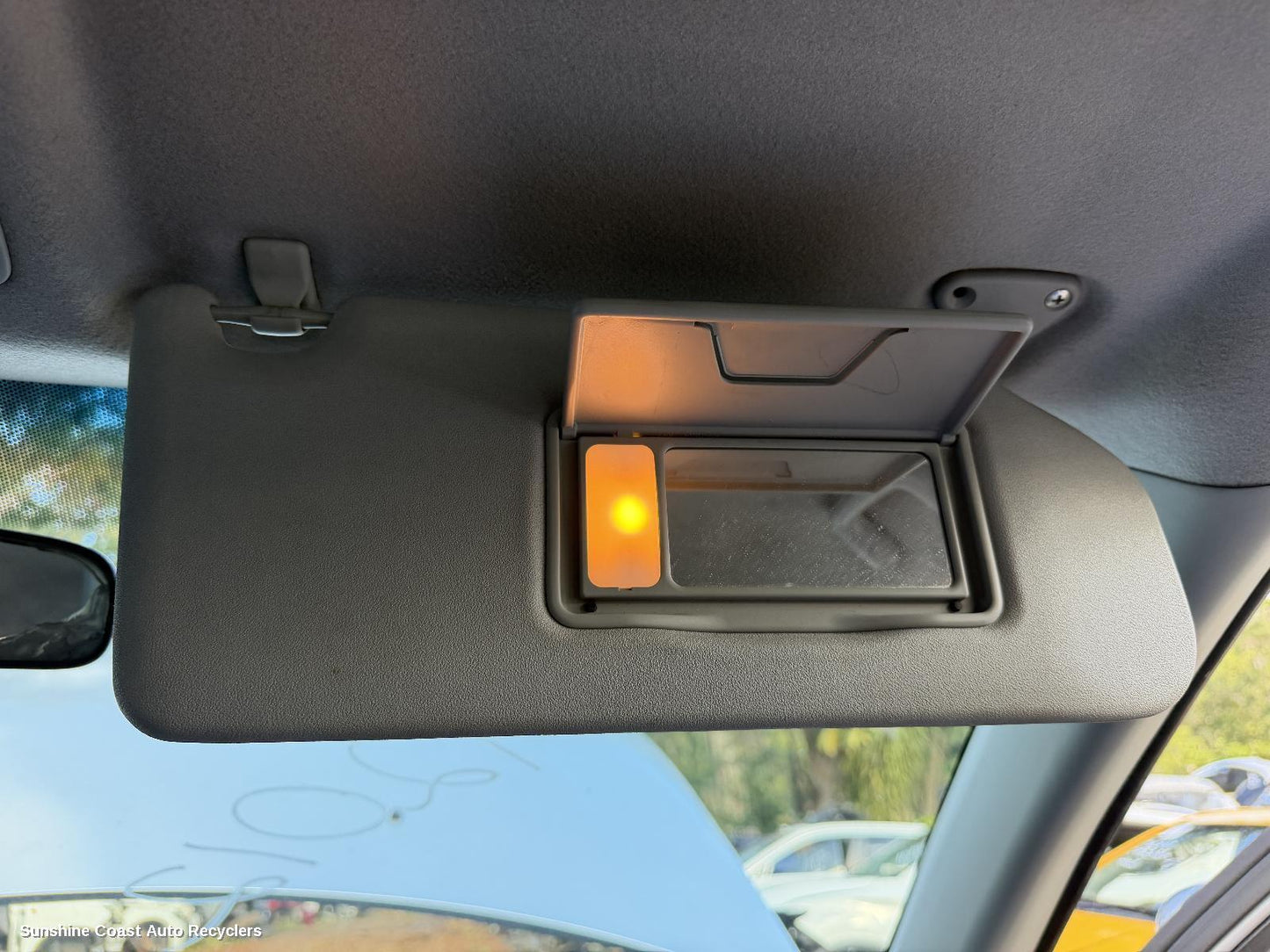 2009-2012 Mitsubishi Outlander Sunvisor