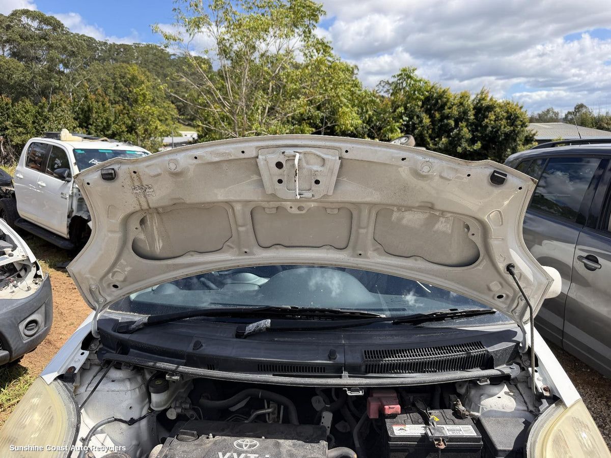 2005-2011 Toyota Yaris Bonnet