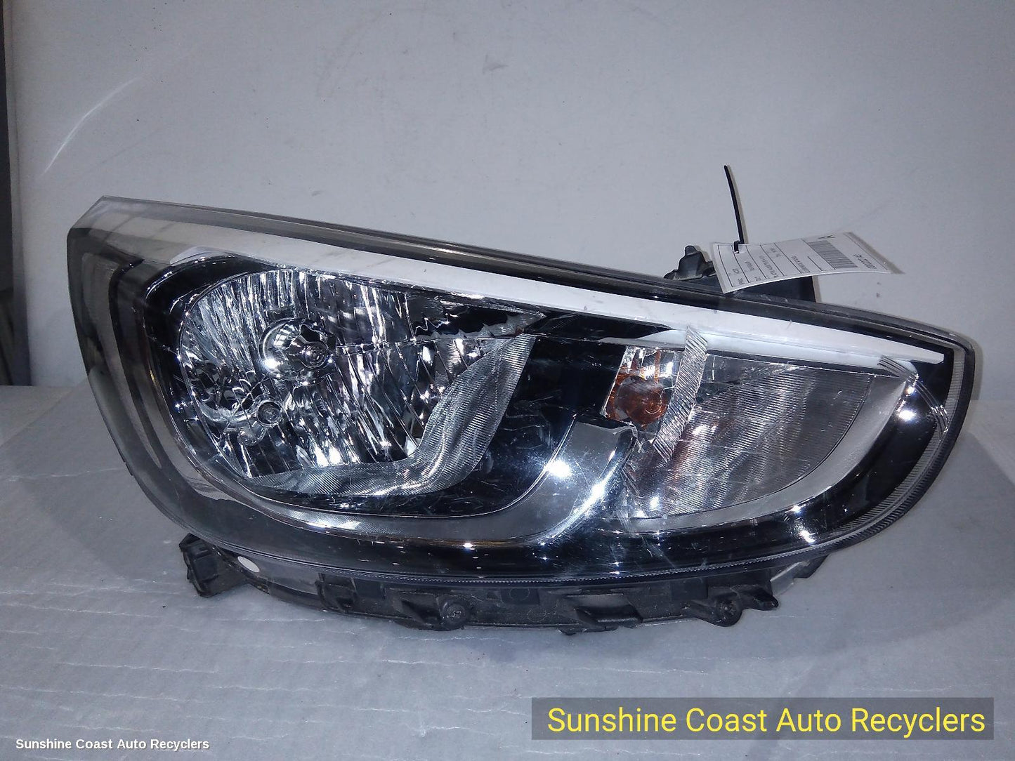 2014-2019 Hyundai Accent Right Headlamp
