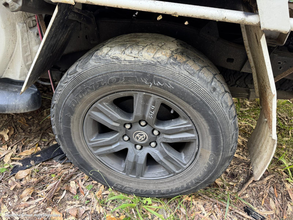 2015-2025 Toyota Hilux Caliper