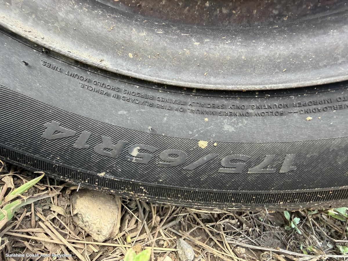 2005-2016 Toyota Yaris Tyre