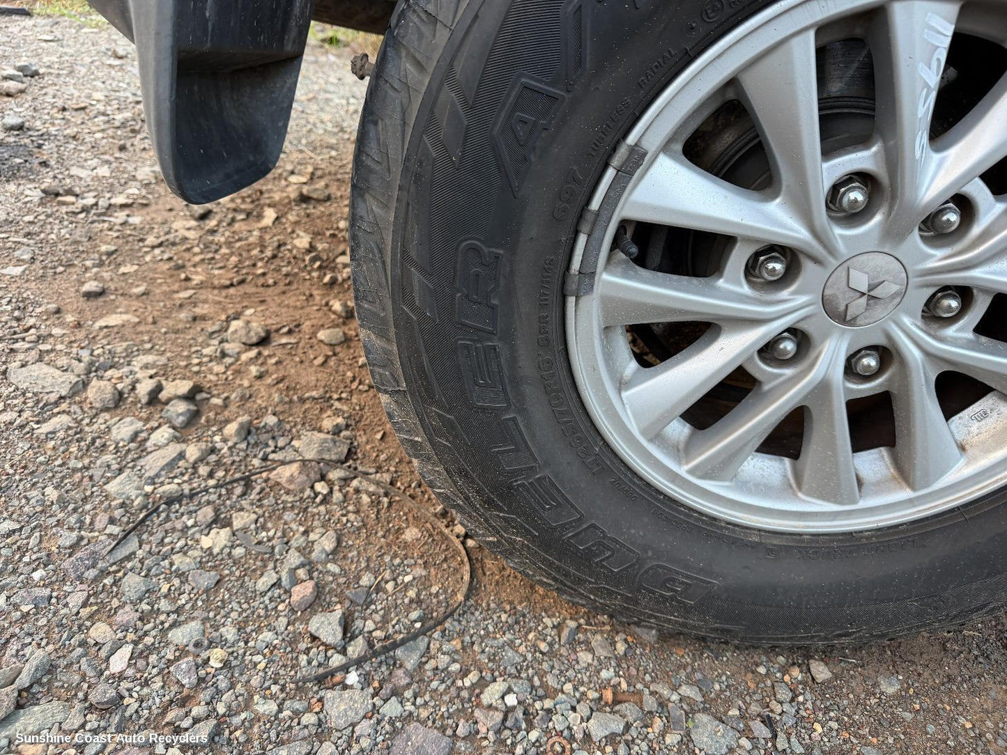 2009-2015 Mitsubishi Challenger Tyre