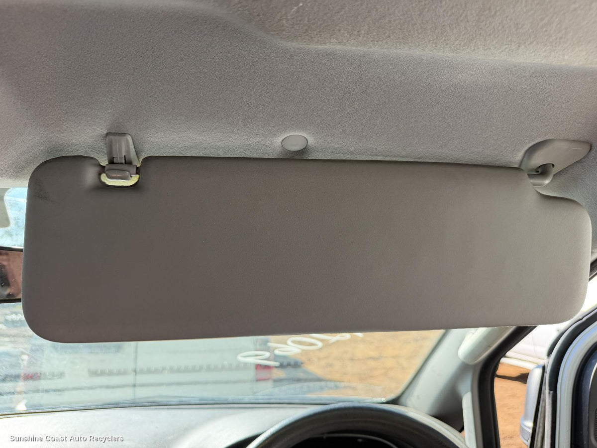 2015-2025 Ldv G10 Sunvisor