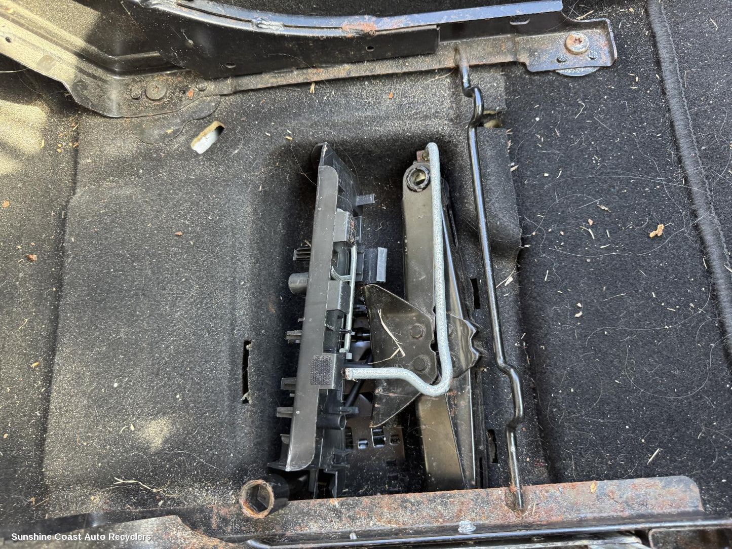 2013 Peugeot Partner Jack Tool Kit