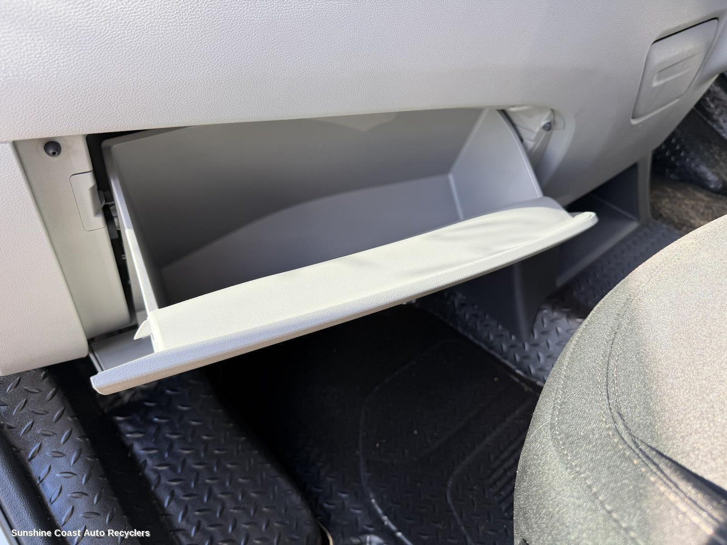 2024 Ldv Deliver 9 Glove Box