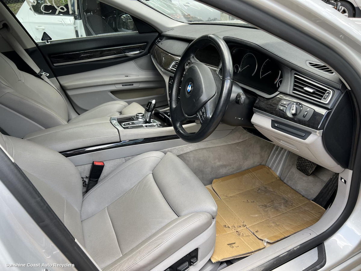 2009-2012 Bmw 7 Series Rear Garnish