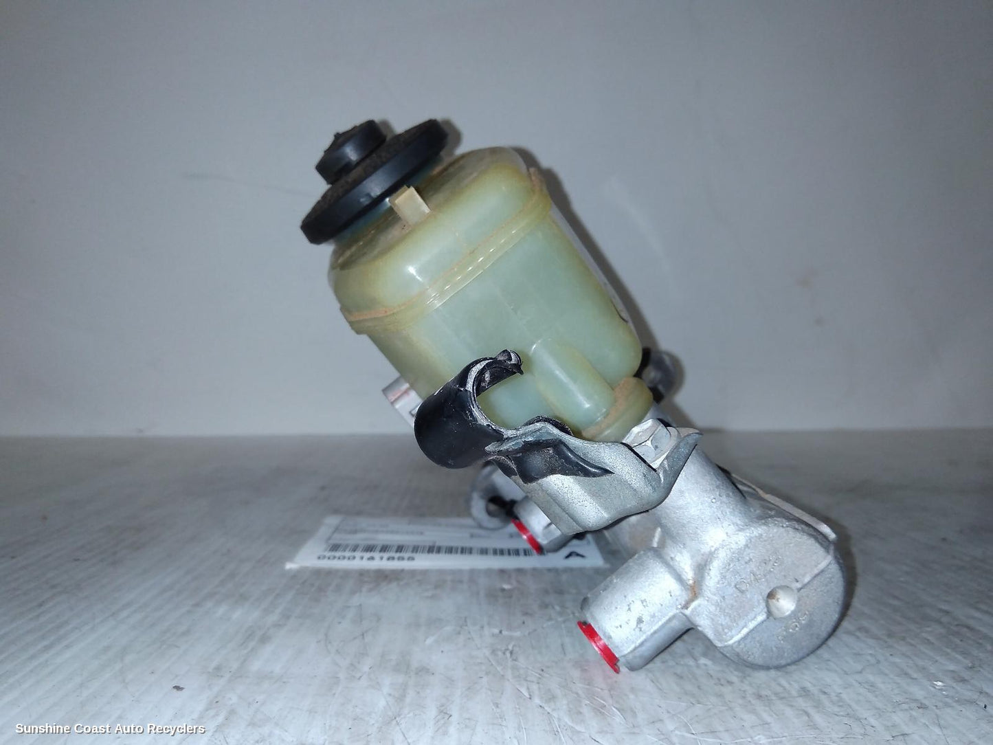 2004 Toyota Hilux Master Cylinder