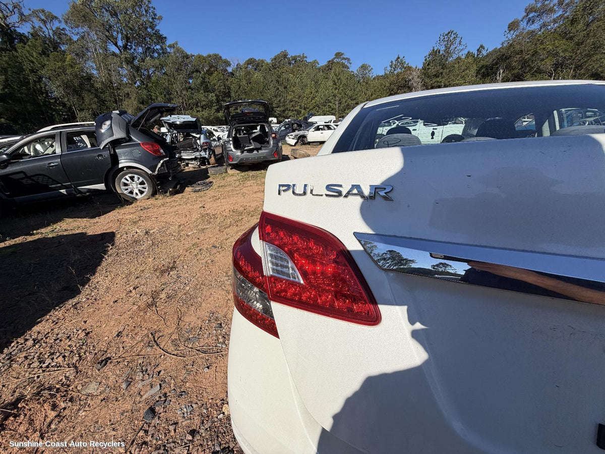 2012-2017 Nissan Pulsar Rear Garnish