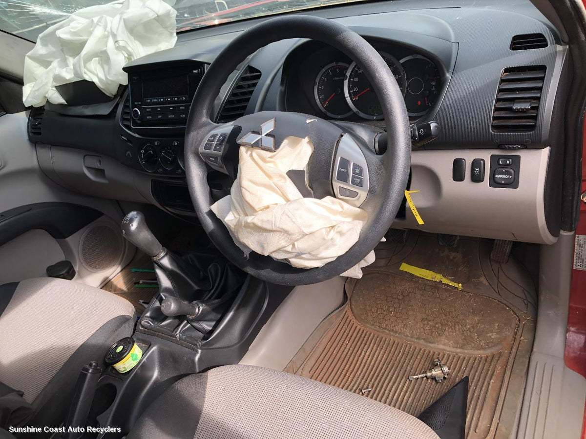 2006-2015 Mitsubishi Triton Door Handle