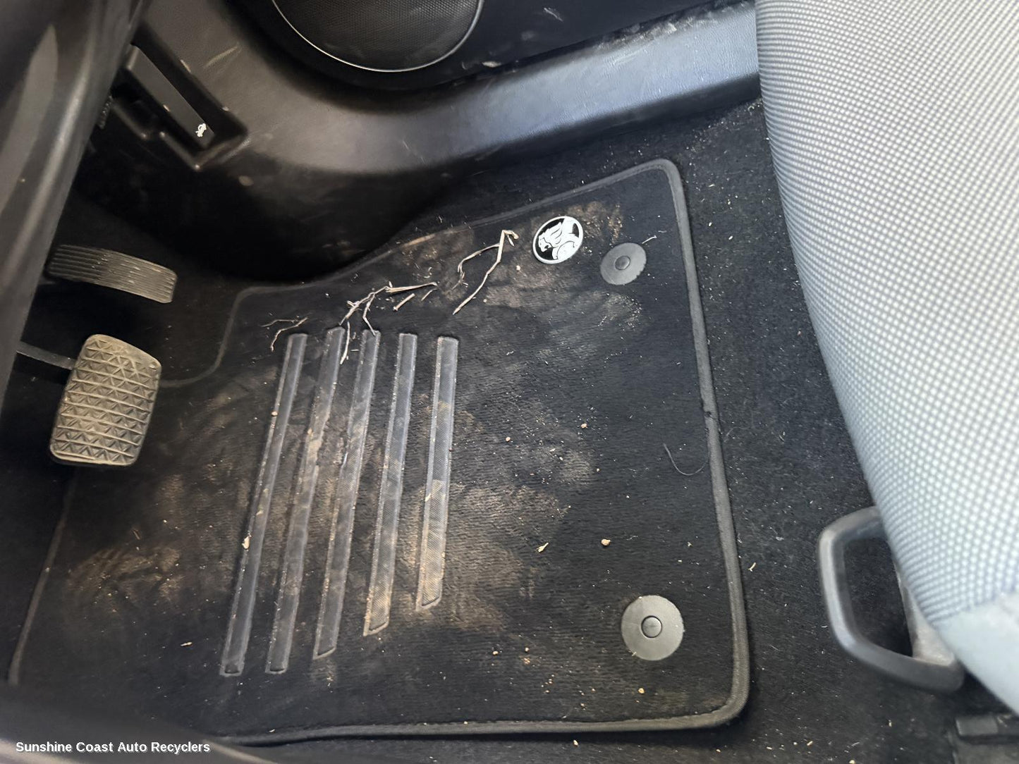 2015 Holden Cruze Floor Mats