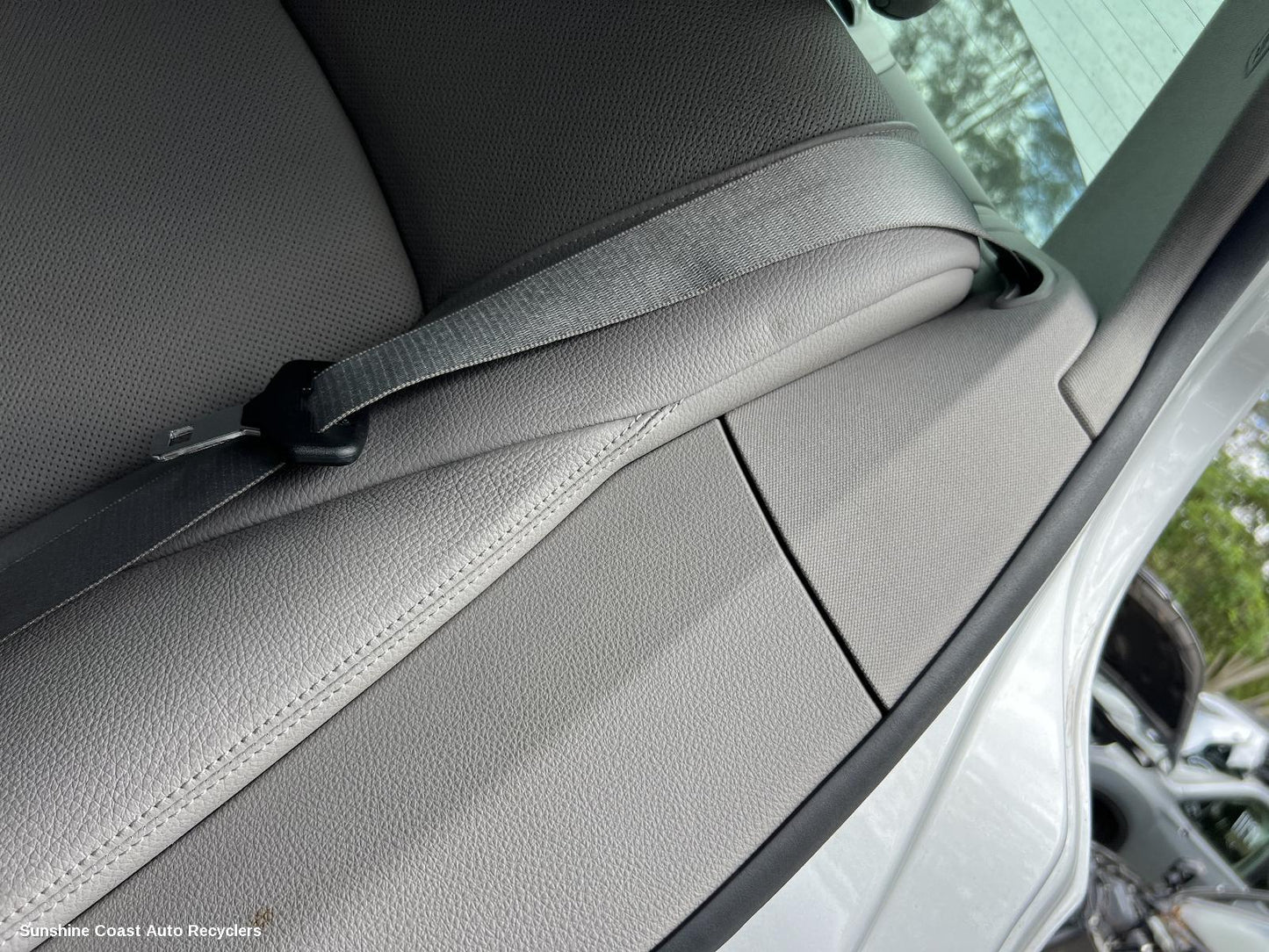2011 Bmw 7 Series Seatbelt Stalk