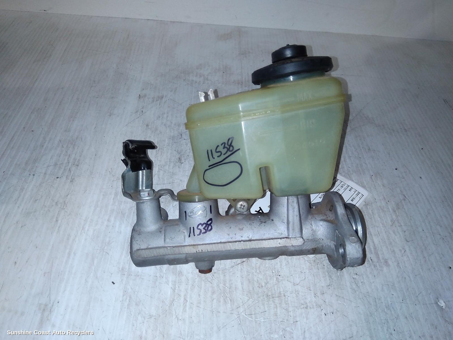 2004 Toyota Hilux Master Cylinder