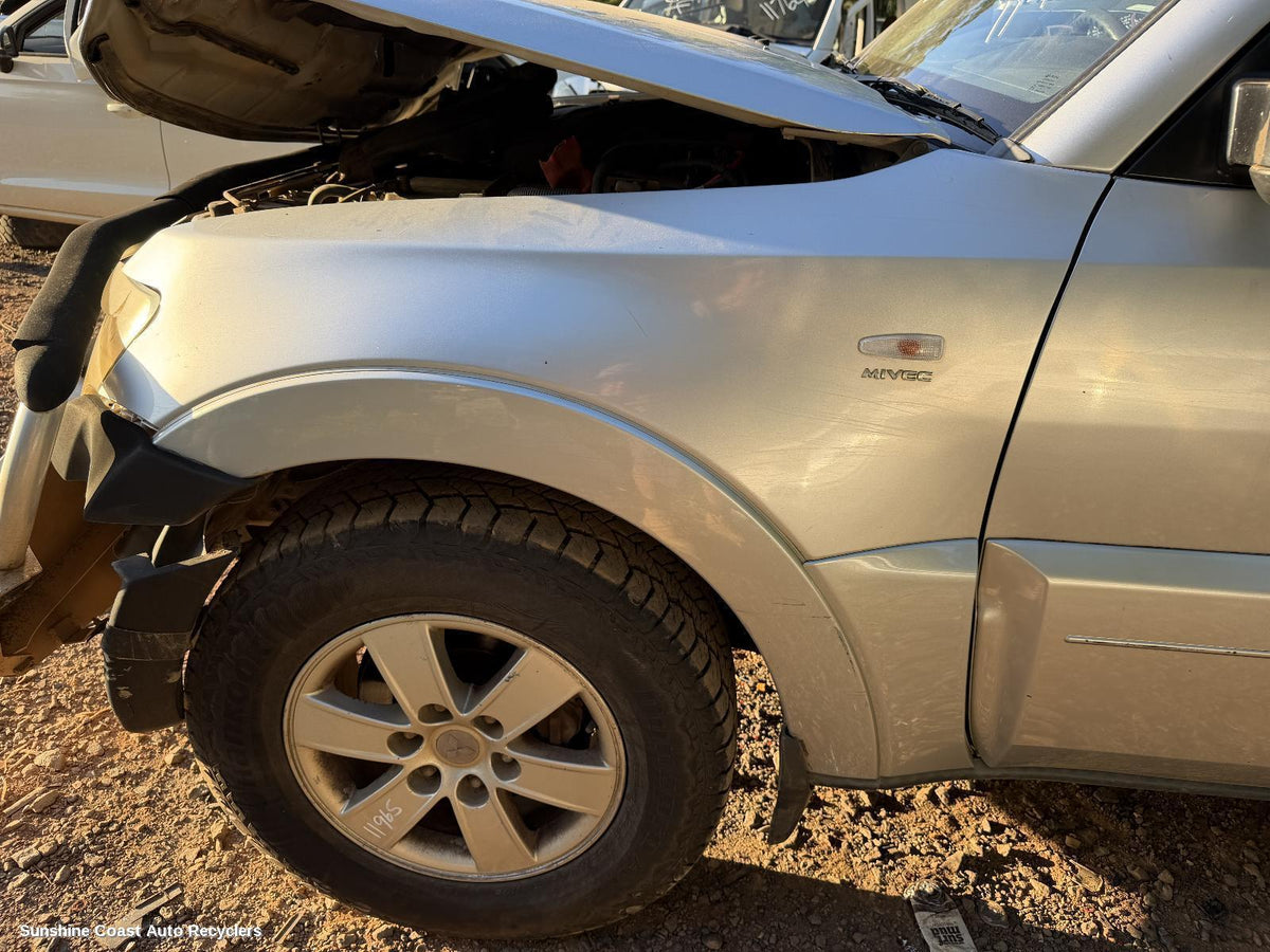 2006-2014 Mitsubishi Pajero Wheel Arch Flare