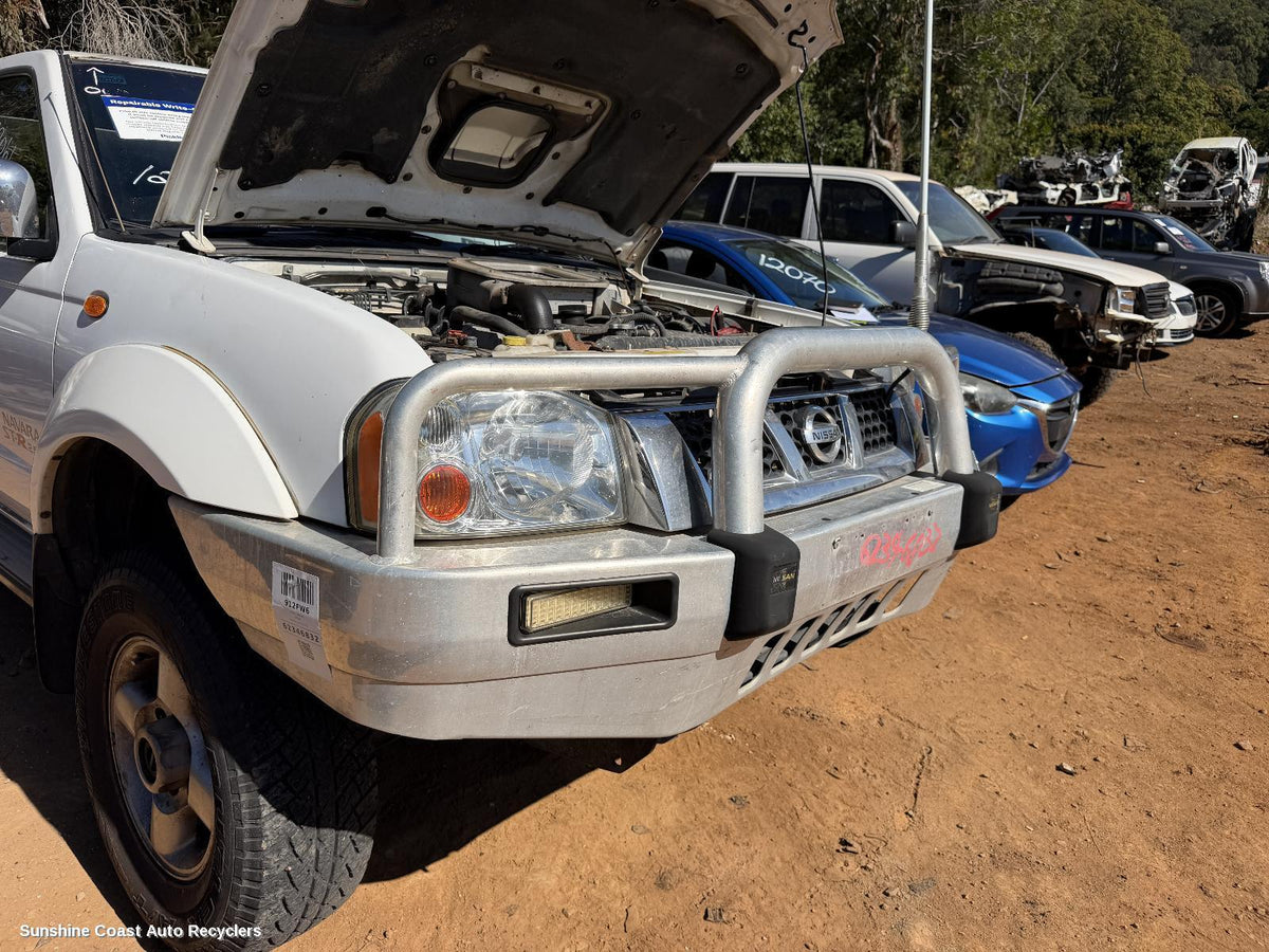 2001-2015 Nissan Navara Right Headlamp