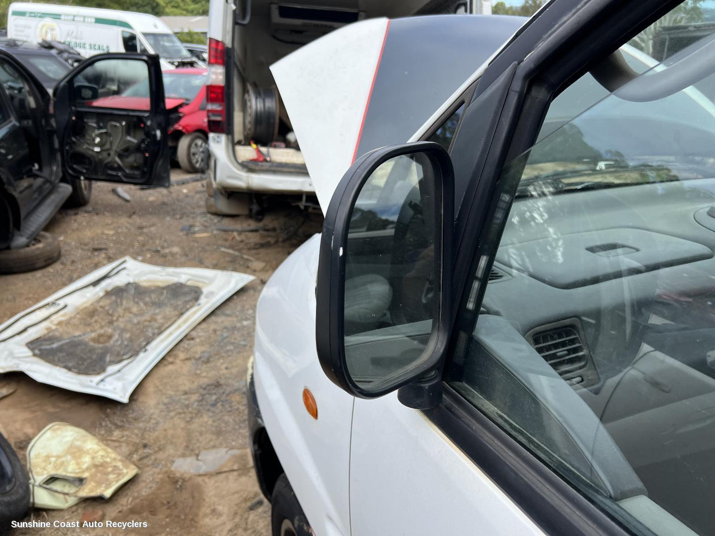 2004 Mitsubishi L300 Left Door Mirror