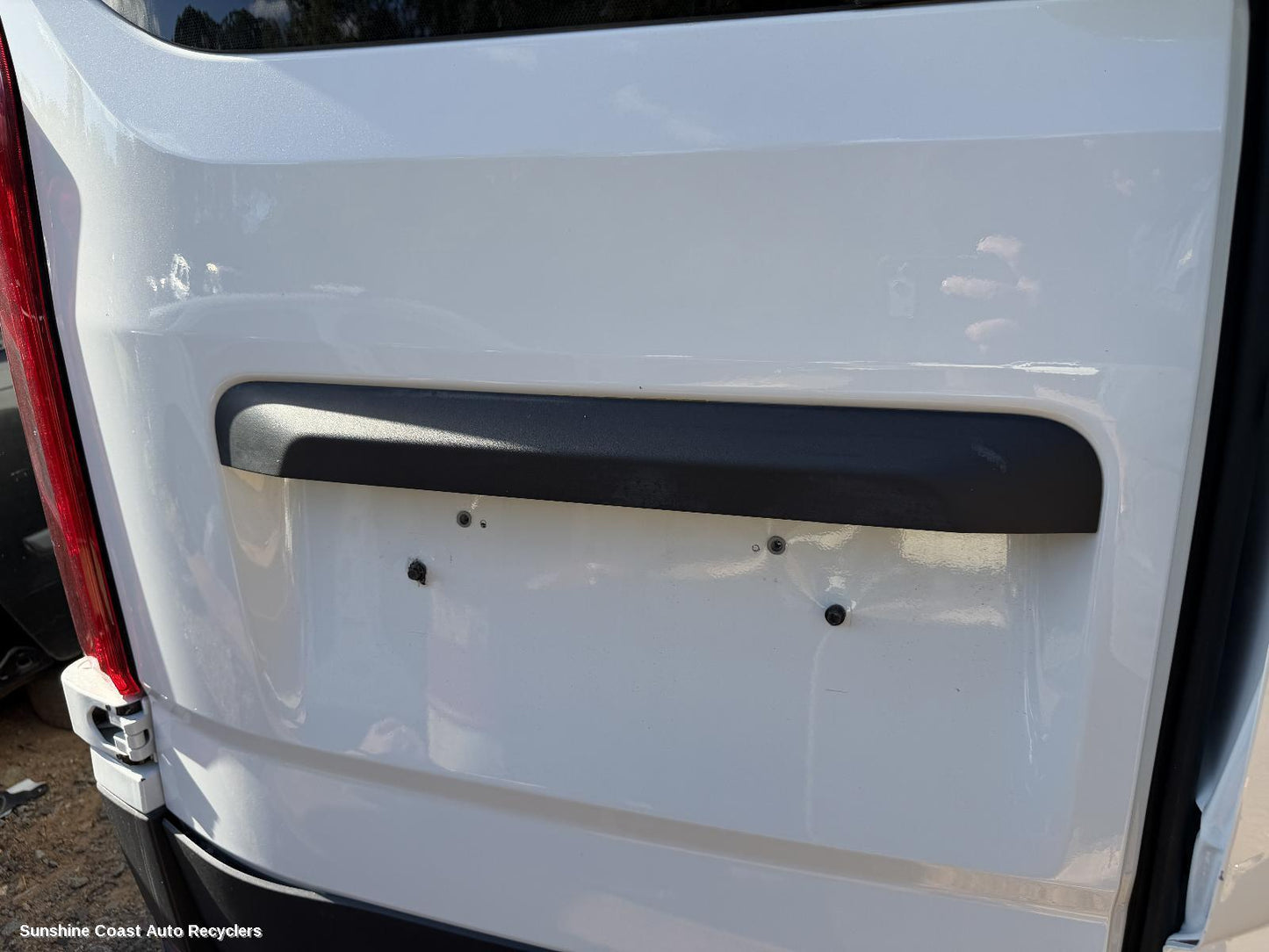 2024 Ldv Deliver 9 Rear Garnish