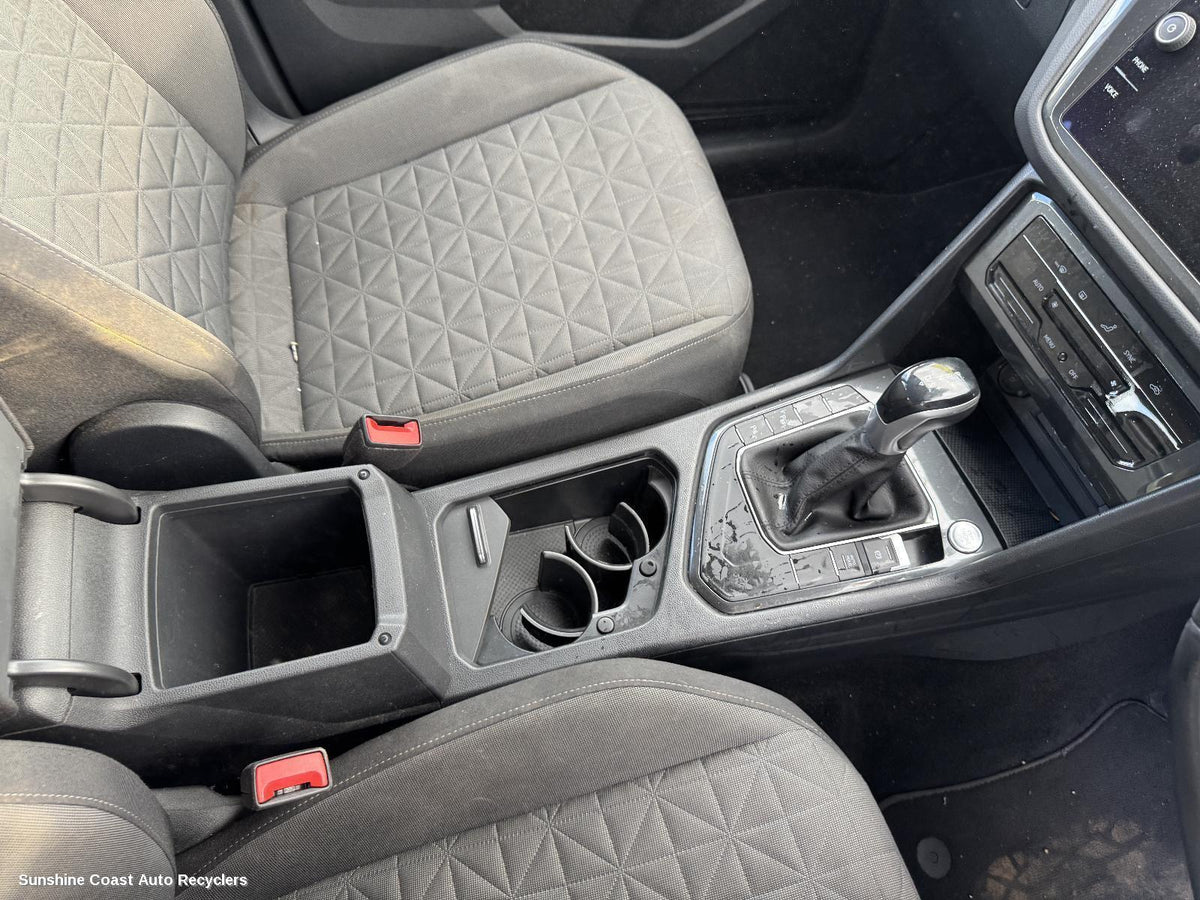 2016-2024 Volkswagen Tiguan Console