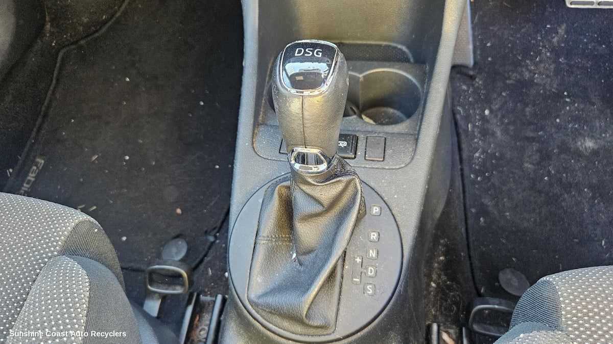 2010-2015 Skoda Fabia Gear Stick Shifter