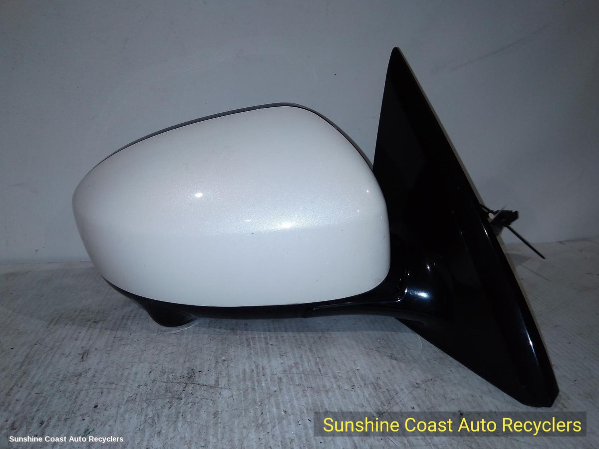 2013-2016 Nissan Pathfinder Right Door Mirror